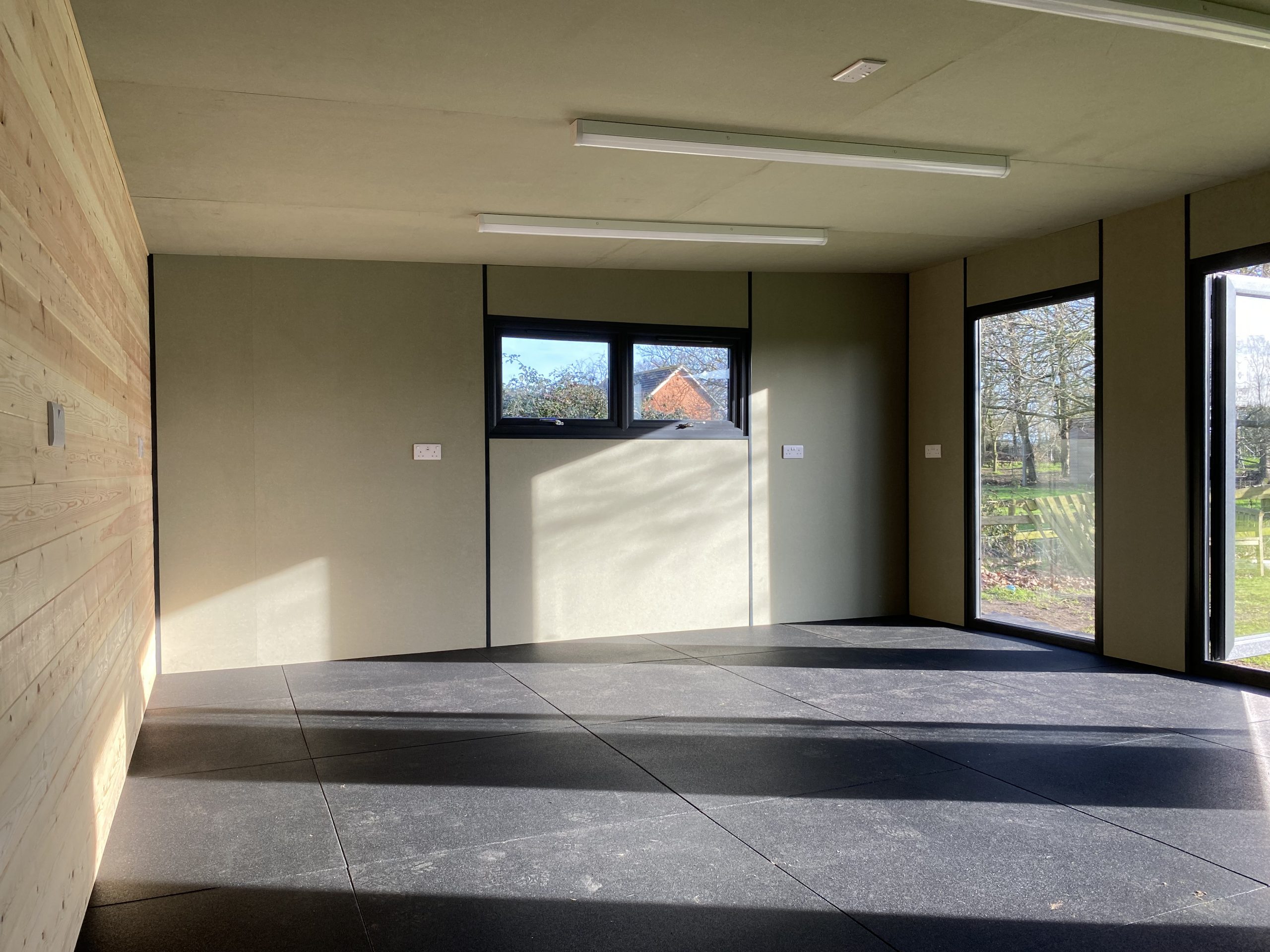 Model | Edge - Image 4