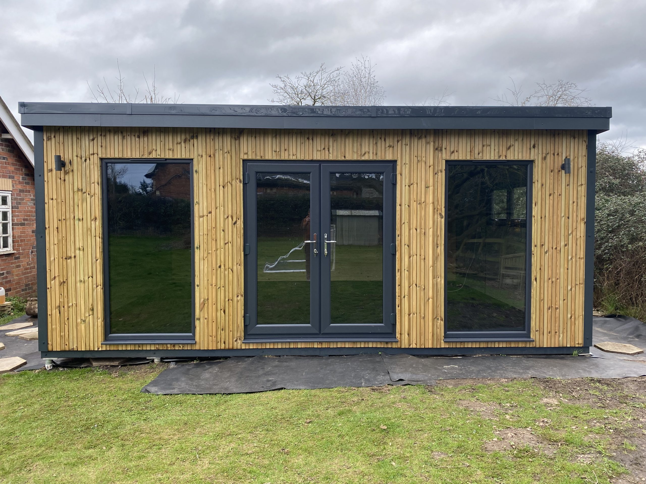 Model | Edge - Image 6